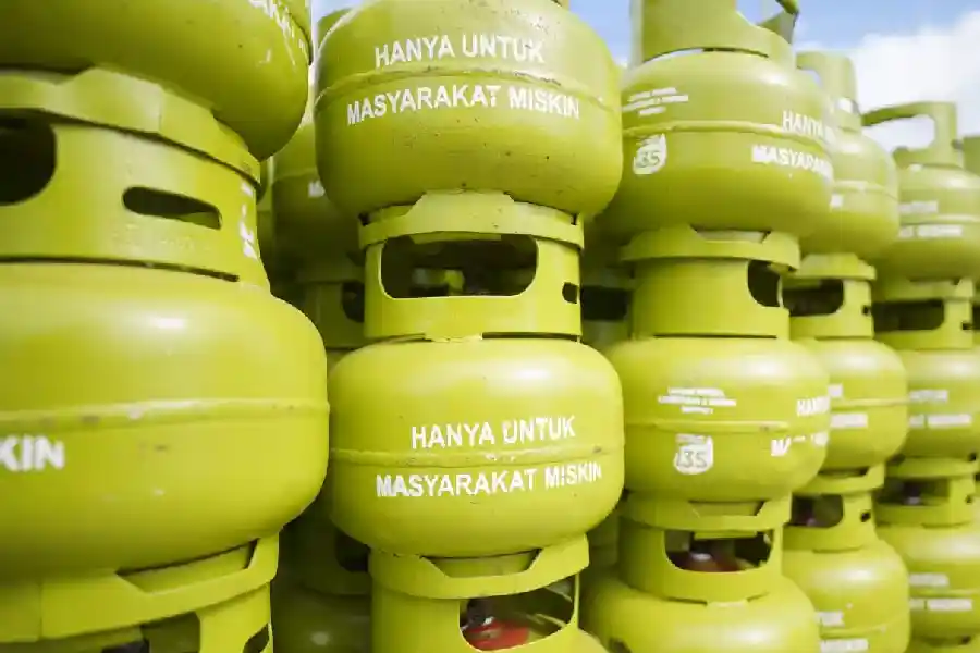 Ketergantungan Impor LPG RI Tembus 83,97% di Awal 2026 Pertamina menyalurkan 6.720 tabung LPG 3 kg ke Aceh Tengah untuk menjamin pasokan energi masyarakat terdampak banjir dan longsor.