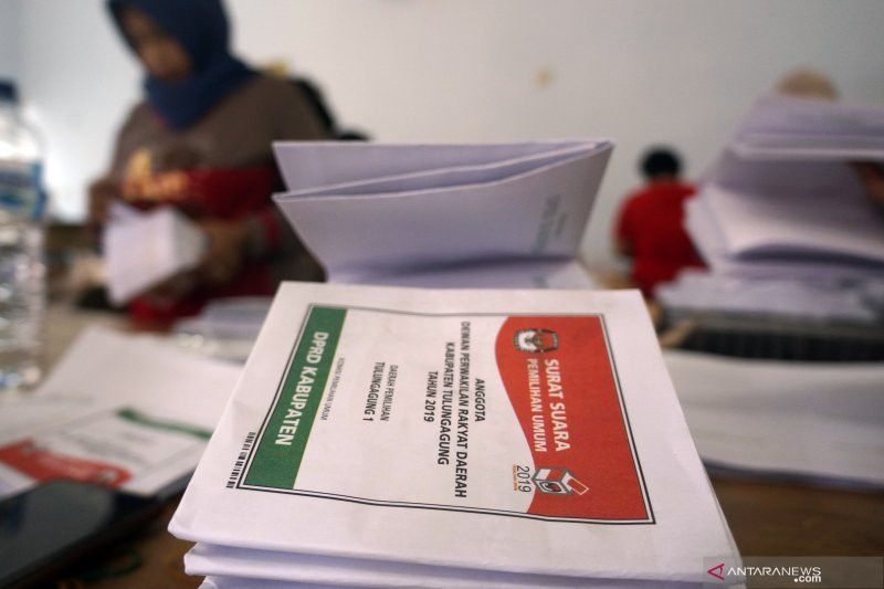 PDIP Sebut Wacana Pilkada Lewat DPRD seperti Tari Poco-Poco Ilustrasi surat suara pemilu (Foto: Antara)