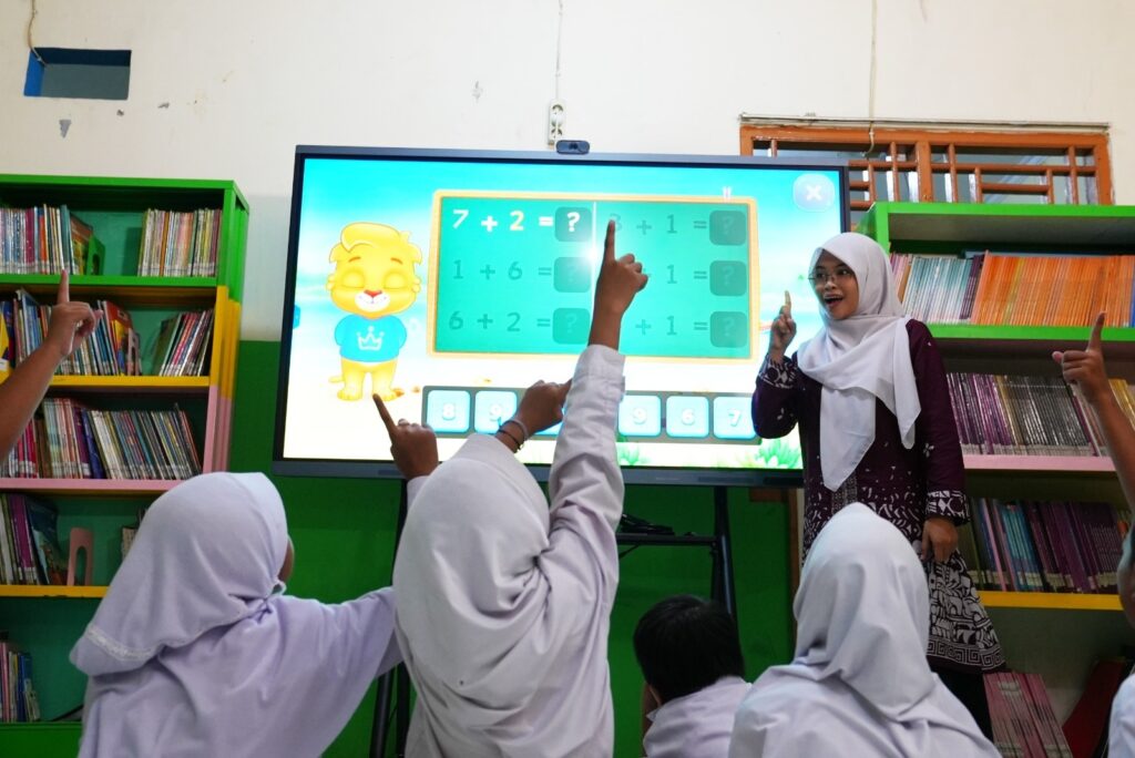Mendikdasmen: 95 Persen Sekolah Terdampak Bencana Sumut Mulai KBM 5 Januari Siswa sedang belajar di kelas (Dok: Kemendikdasmen)
