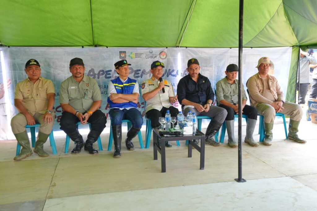 Mendagri Pastikan Stok Beras Daerah Bencana Aman Sampai 6 Bulan Menteri Dalam Negeri Muhammad Tito Karnavian