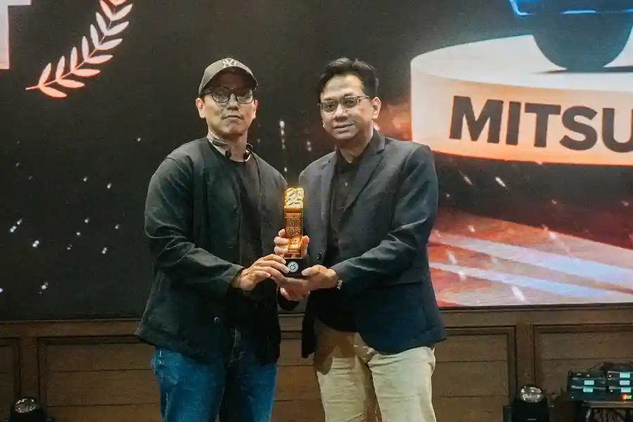 Mitsubishi Destinator Borong Dua Penghargaan FORWOT Car of The Year 2025 Mitsubishi Destinator meraih dua penghargaan FORWOT Car of The Year 2025 dan menegaskan posisinya sebagai SUV medium unggulan di Indonesia. (foto: Dok Mitsubishi Motors)